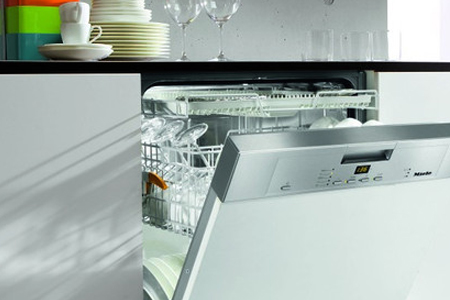 Ремонт вашей посудомоечной машины Miele выполнит грамотный специалист, которого вы найдете в компании «МастерБюро»