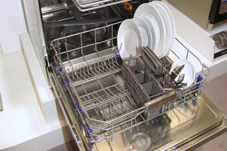 Специалисты МастерБюро выполняют ремонт посудомоечных машин LG прямо на месте